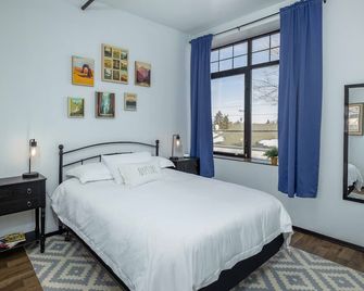 Clean and Cozy Main Street Condo - Belgrade - Ložnice