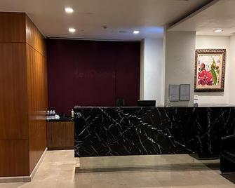 Philip Hotel @ Balestier - Singapore - Front desk