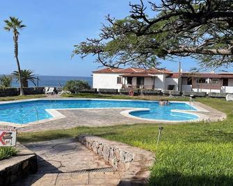 Tamara bajo. Lovely 2-bedroom apartment with WiFi in Acantilados de Los Gigantes - Los Gigantes - Bể bơi