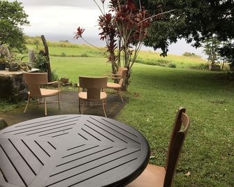 Waipio Studio Apartment - Honokaa - Patio