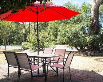 Gariwerd Motel - Halls Gap - Patio