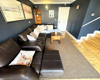 Cosy & quirky cottage in the heart of Bakewell. - Bakewell - Soggiorno