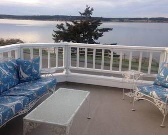 Unbelievable Penn Cove & Mt Baker views on Front St in Historic Coupeville - Coupeville - Balcony