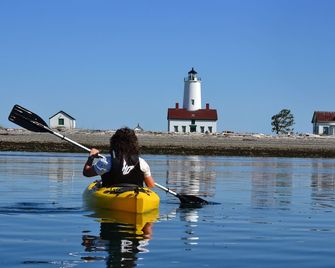 Juan de Fuca Waterfront Hotel & Cottages - Sequim