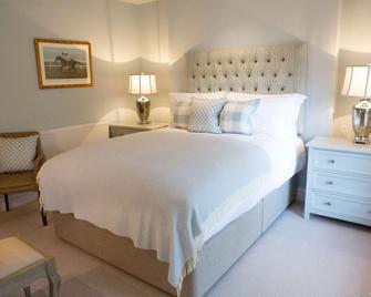 The White Horse Hotel - Pulborough - Bedroom