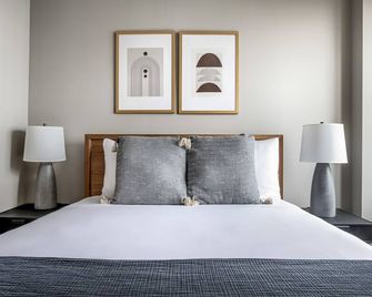 Airy North Station 2br w/ W/D & Gym, nr TD Garden, by Blueground - Boston - Habitación