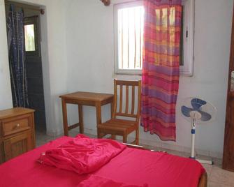 Full comfort studio in a new sea front house in Senegal - Ngazobil - Habitación