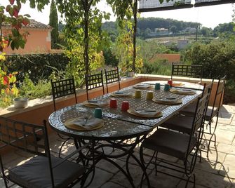 Country cottage with swimming pool, for 8 people, fully equipped - Pont-Saint-Esprit - Balcony