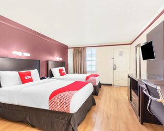 OYO Hotel Tulsa N Sheridan Rd & Airport - Tulsa - Habitación