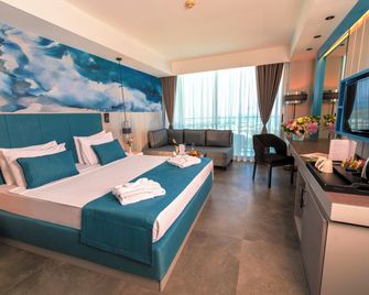 Crystal Centro Pearl Collection - Antalya