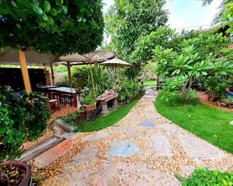 Baan Saranrom - Amphawa - Patio