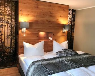 Romantisches Hotel Menzhausen - Uslar - Bedroom