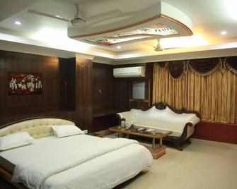Hotel Raj Sheronz - Sri Gangānagar - Habitación