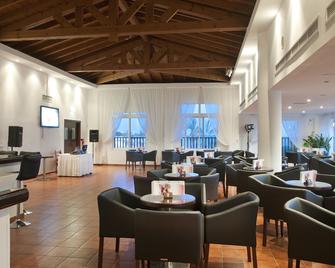 Akti Beach Village Resort - Pafos - Lounge