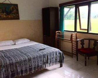 Rajasa Hotel - Magelang - Bedroom