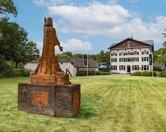 Fletcher Hotel Château De Raay - Baarlo - Gebouw