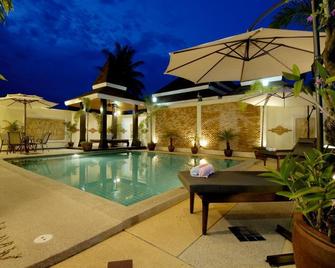 The Iris Pool Villa - Chalong - Pool