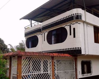 Hospedaje El Cantaro 1 - Tingo María - Edificio