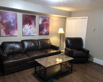 Your Second Home. Big 2 Bedroom and 2 bathroom. - Clearfield - Living room