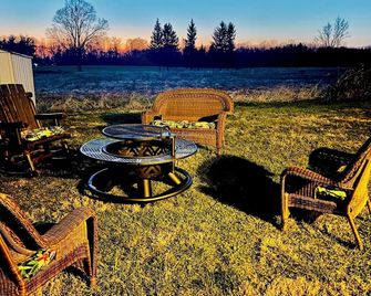 Xenia 3bd Home-Foosball Game Room-Fire Pit-Near Downtown - Xenia - Patio