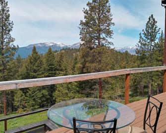 Real stone cabin, wake to million dollar views, abundant wildlife - Darby - Balcón