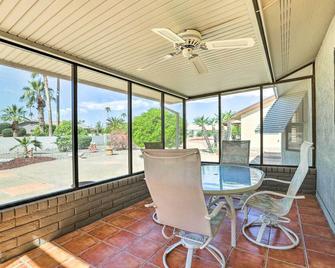 Less Than 1 Mi to Golf Home with Screened Porch in Sun City - Sun City West - Balcón