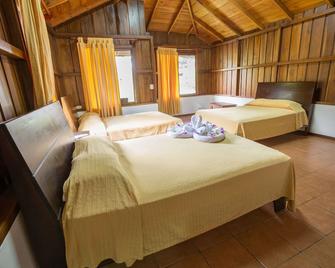 Arenal Montechiari - לה פורטונה - חדר שינה