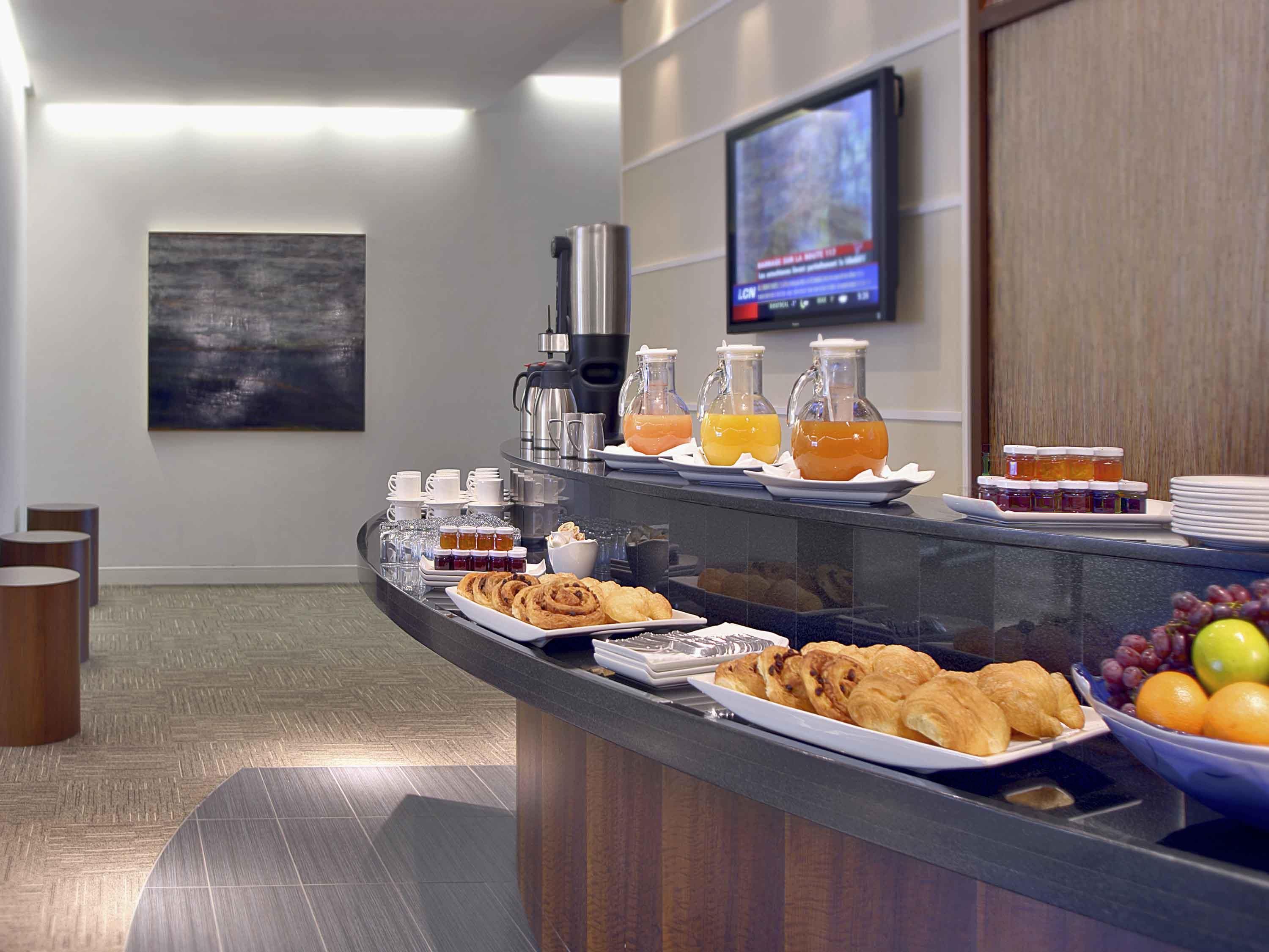 Novotel Montréal Aéroport - מונטריאול - בופה