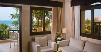 The Cove Rotana Resort - Ras Al Khaimah - Living room