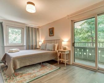 Family chalet in the heart of Wakefield - Wakefield - Bedroom