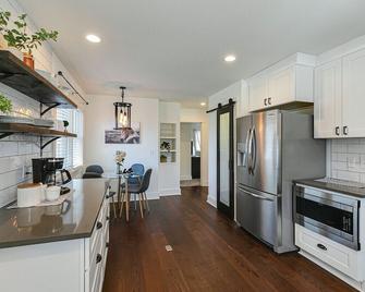 King Suite Highland House Of Historic Fr - Franklin - Kitchen