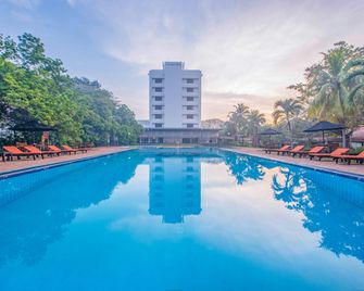Vivanta Colombo, Airport Garden - Gampaha - Piscina