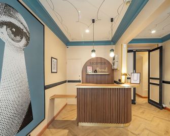 Hotel Boronali - פריז - דלפק קבלה