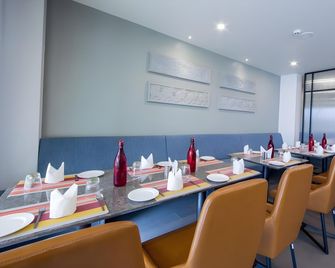 Hotel Dr Indraaprasthaa - Nandyāl - Restaurant