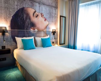 Hôtel Le Bord'O Vieux Port - לה רושל - חדר שינה