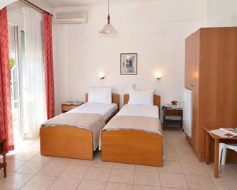 Hotel Triada - Potos