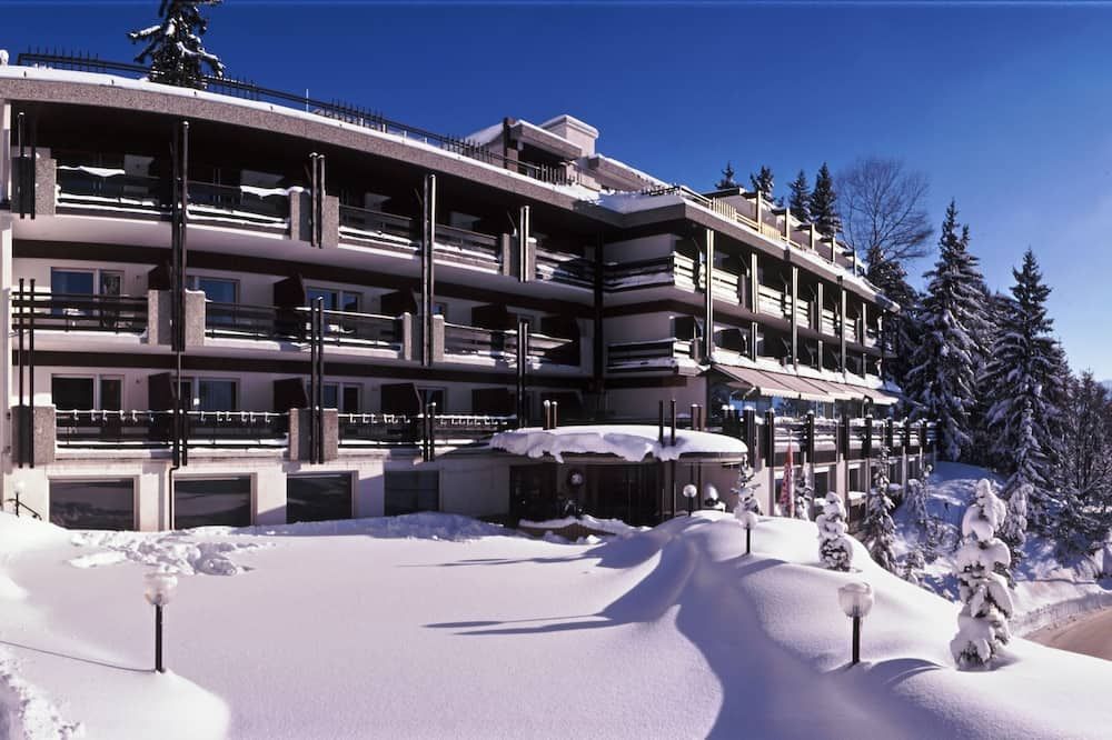 Hôtel de la Forêt - קראן-מונטאנה - בניין