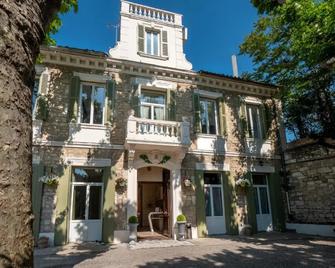 Altera Roma Hôtel - Avignon - Building