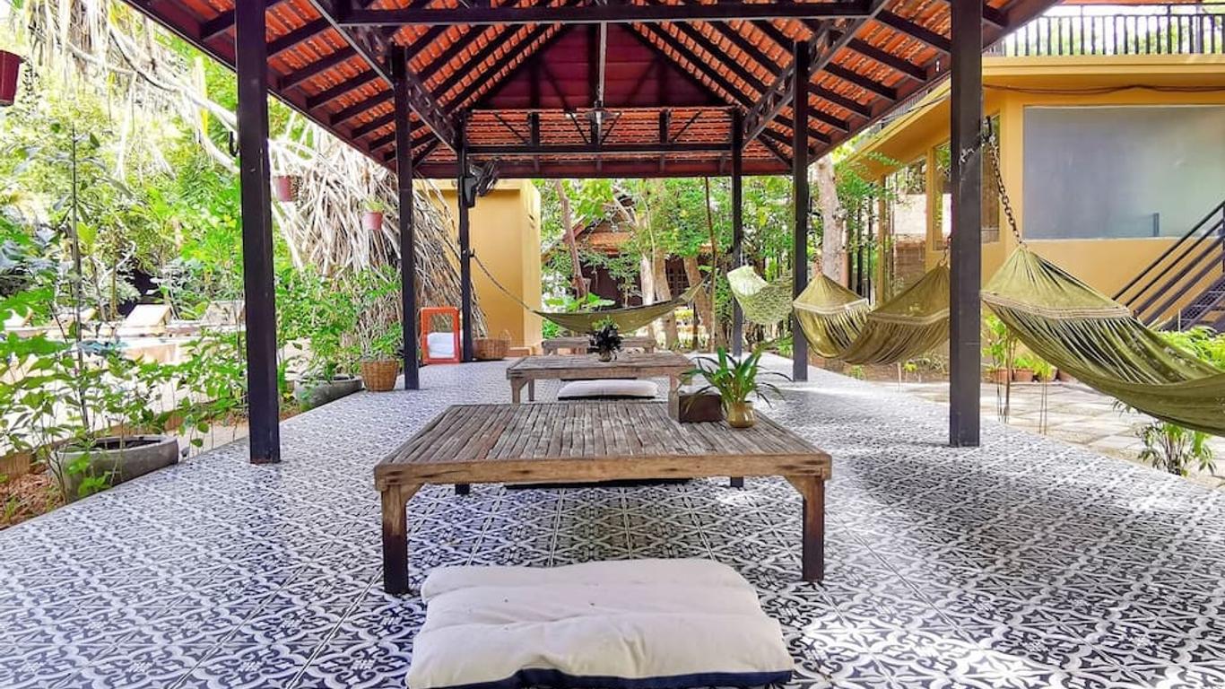 Palm Village Resort & Spa