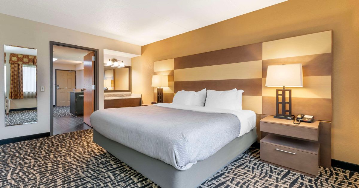 Quality Inn and Suites Mayo Clinic Area from $59. Rochester Hotel Deals ...