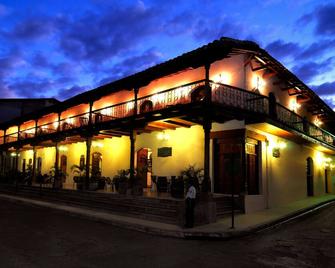 Hotel Plaza Colon - Granada Nicaragua - Granada - Edificio