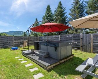 Heart of the White Mountains Cottage w Hot Tub #3 - Carroll - Terasa
