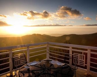 Art of Living Retreat Center - Boone - Parveke