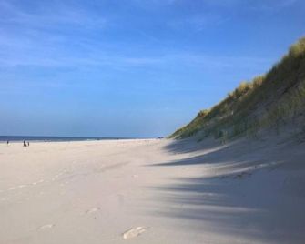 Holiday Home Ameland near North Sea Beach - Нес - Пляж