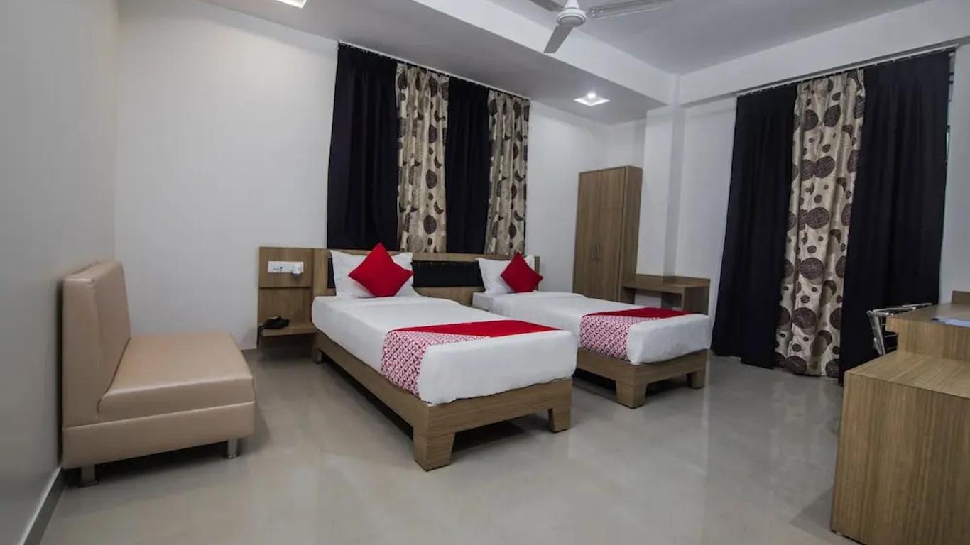 OYO 15700 Spectrum Residency