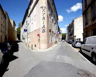 Kyriad Nimes Centre - Nimes - Building