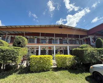 Hotel Arbol de paz - San Ignacio - Edificio