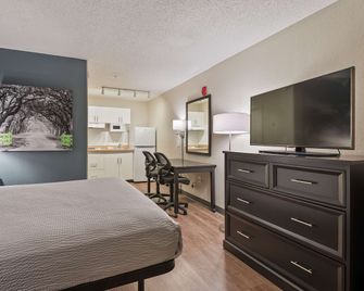 Extended Stay America Suites - Miami - Airport - Blue Lagoon - Miami - Bedroom