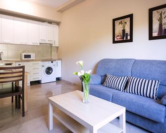 Apartamentos La Castilleja - Córdoba - Sala de estar