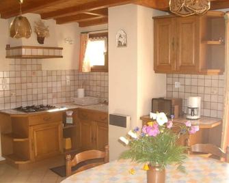 8 km from Gérardmer, independent house in a peaceful setting, surrounded by nature. - Sapois - Cocina